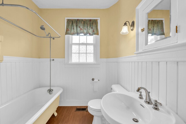 Building Photo - 212 N 16th St