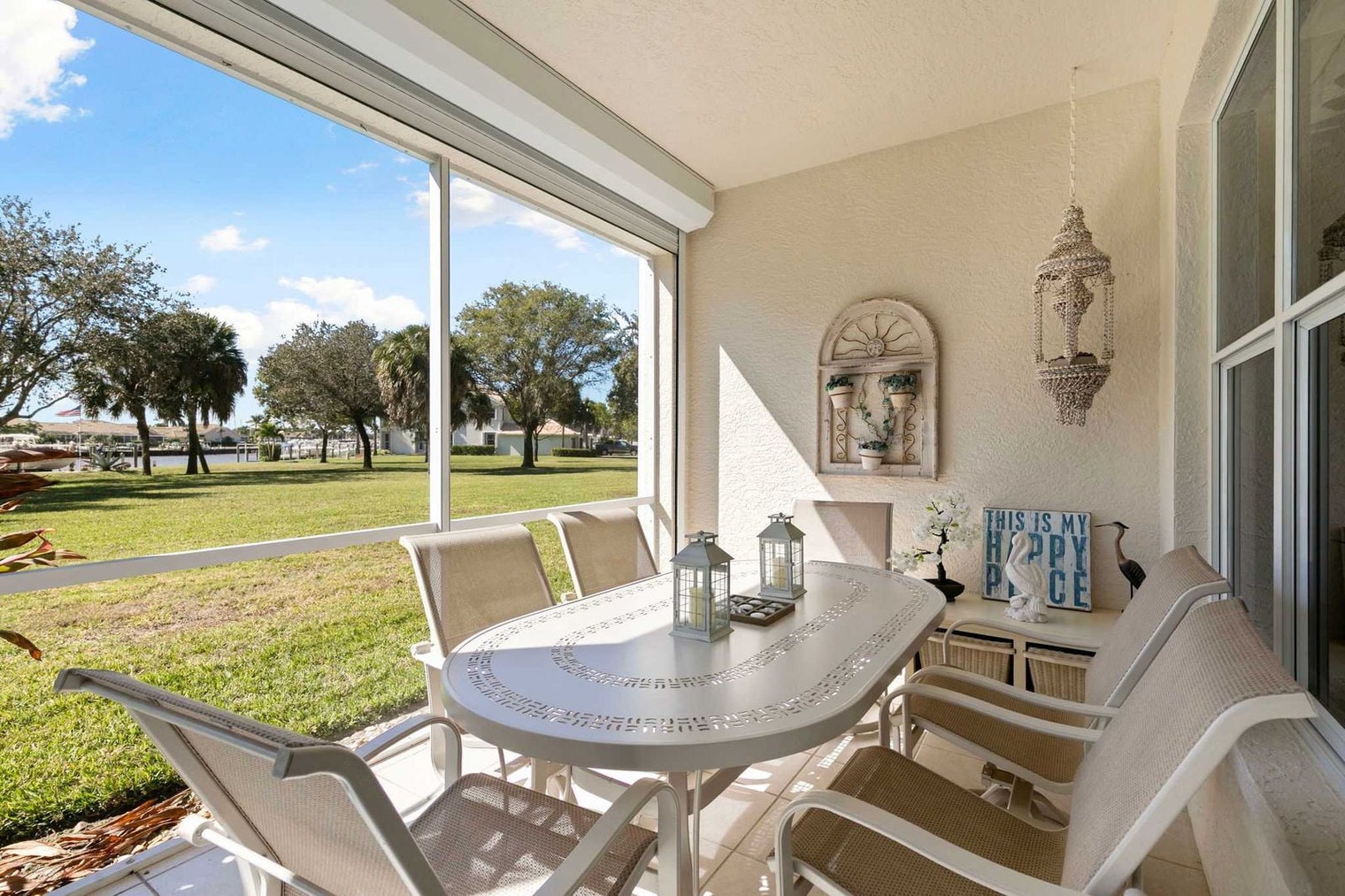 Building Photo - 285 Cays Dr