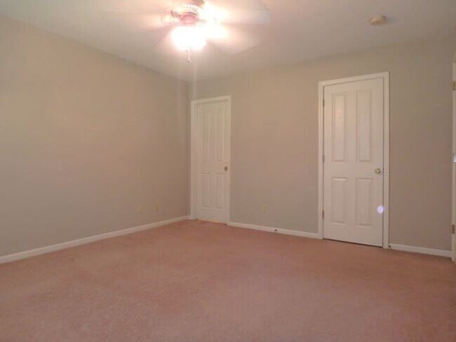 Building Photo - Nice 3 Bed 2 Bath House In Bearfield Meadows!