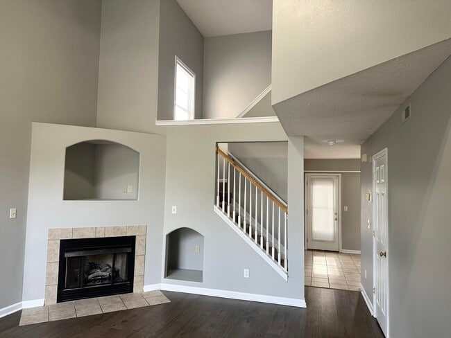 Building Photo - 212 White Oak Trace