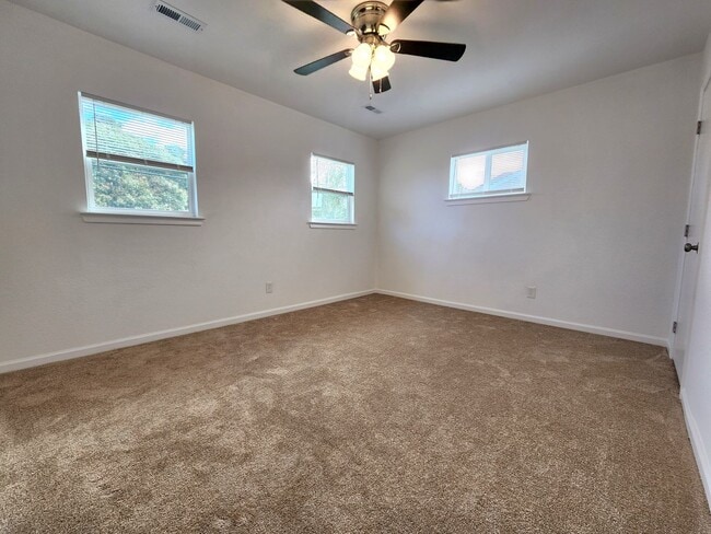 Building Photo - Completely Remodeled 4 Bedroom Ranch in Larrymore Acres