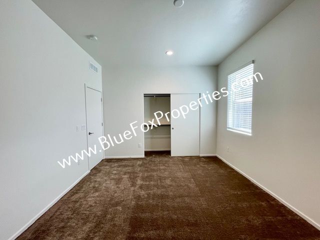 Building Photo - 1820 S Poetry Ln