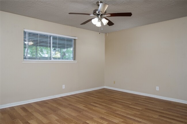 Building Photo - 13215 Lake Breeze Ln