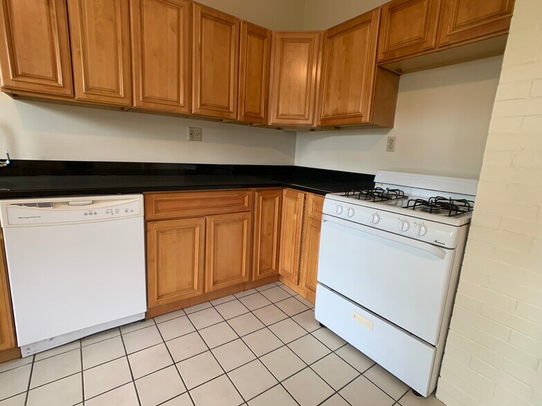 Building Photo - 80 Corey Rd