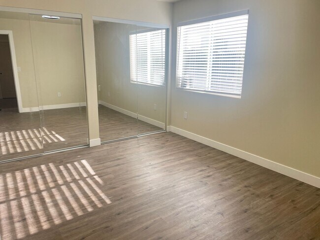 Building Photo - 1417 Shoshone St