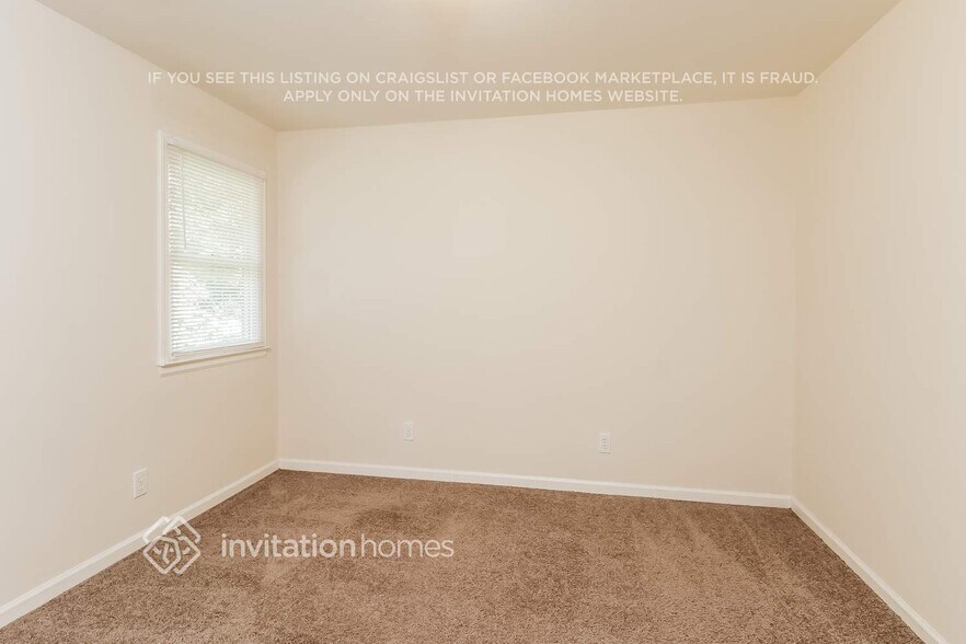 Building Photo - 1811 Southridge Dr