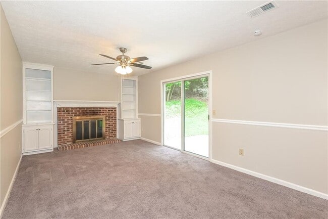 Building Photo - 10450 Summer Creek Dr