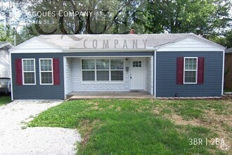 Building Photo - Newly Remodeled 3 Bedroom 2 Bath Convenien...