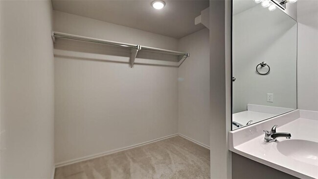 Building Photo - 1024 S Blackjack Ln