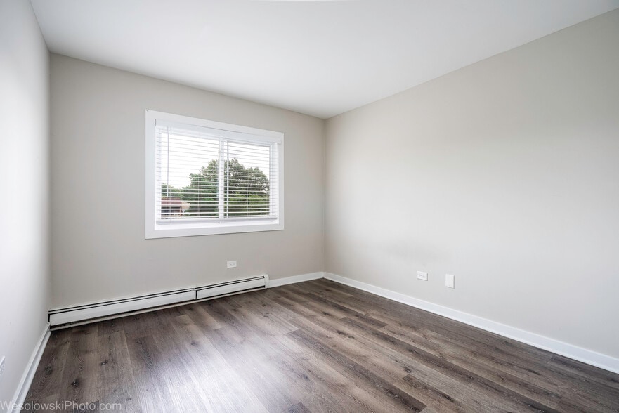 Building Photo - 1305 E Turtle Creek Cir