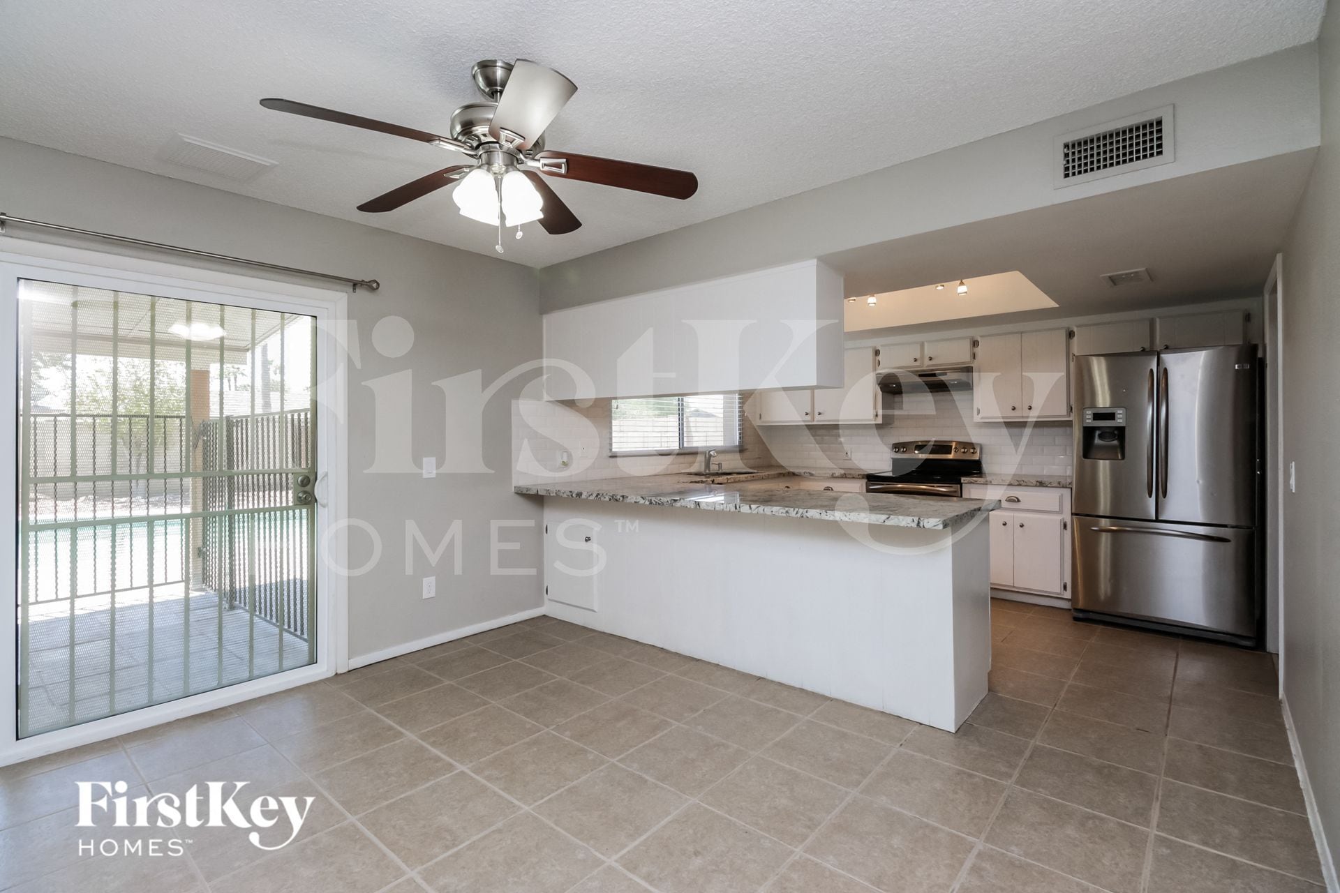 Building Photo - 2331 E Alameda Dr