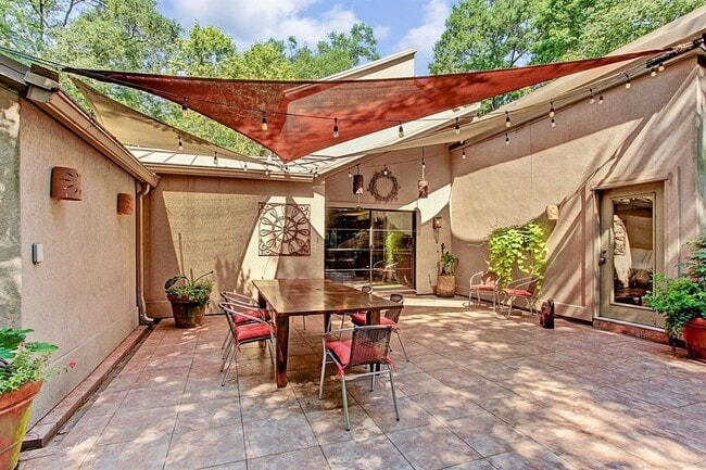 Building Photo - 2607 Crossvine Cir