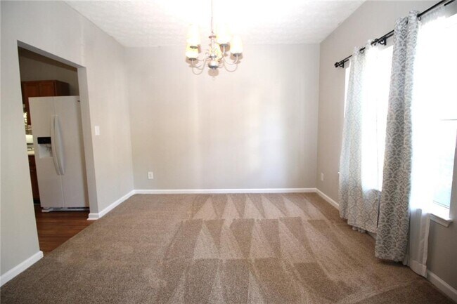 Building Photo - 948 Tree Creek Blvd