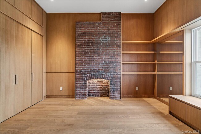 Building Photo - 316 Wall St