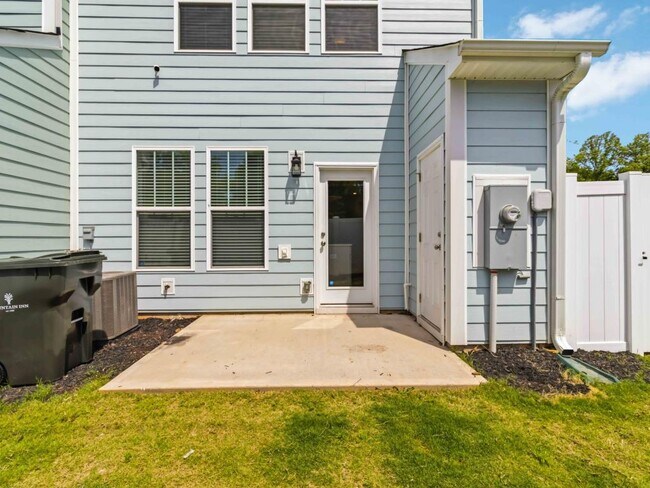 Building Photo - 105 Cobden Ct