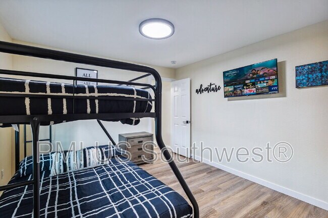 Building Photo - 437 Riverfront Dr