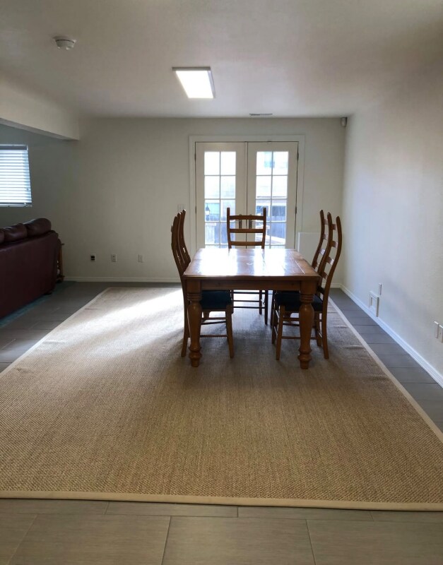 Building Photo - 2325 Royal Palm Dr