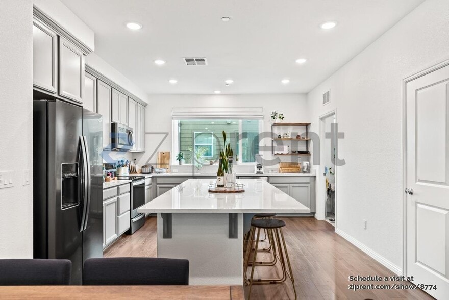 Building Photo - 641 Toby Ct