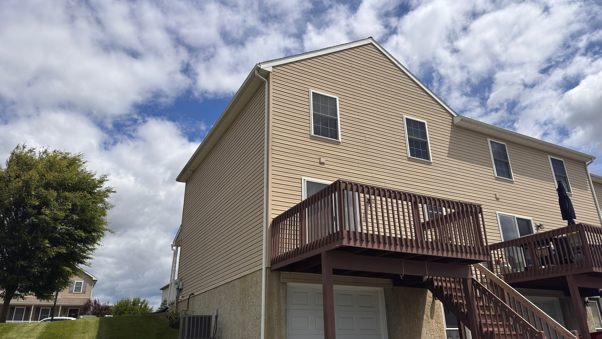 Building Photo - 250 Limestone Dr