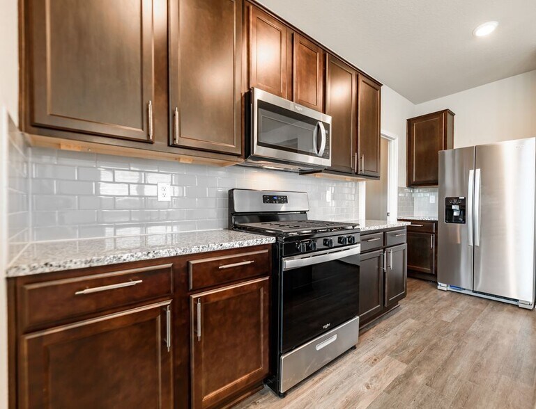 Building Photo - 1609 Ranch House