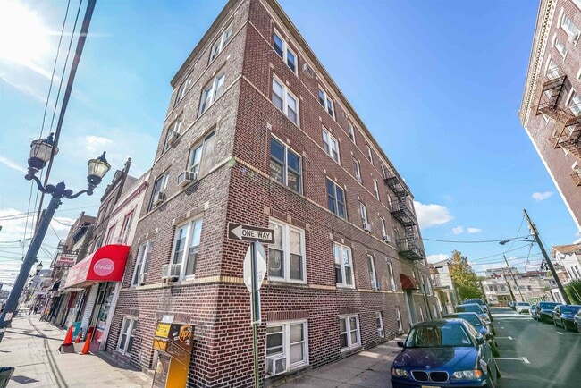 Building Photo - 103 Westover Pl