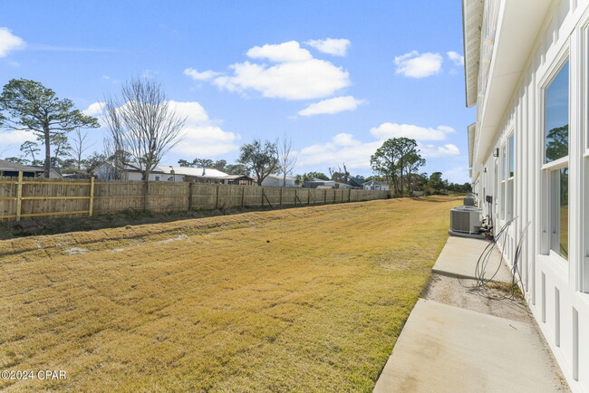 Building Photo - 6997 Patronis Dr