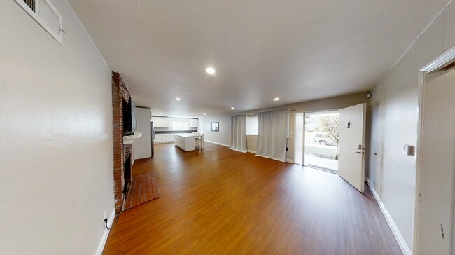 Building Photo - 5532 Mary Ln Dr