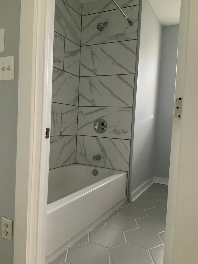 Building Photo - Princeton Ave