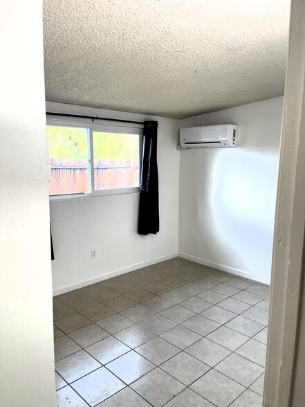 Building Photo - 73858 Sun Valley Dr