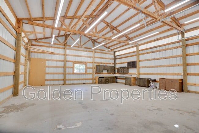 Building Photo - 1823 E Wilbur Ave