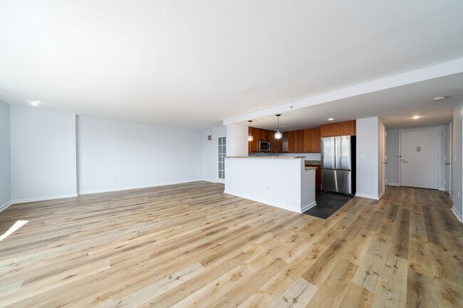 Building Photo - 700 Grove St