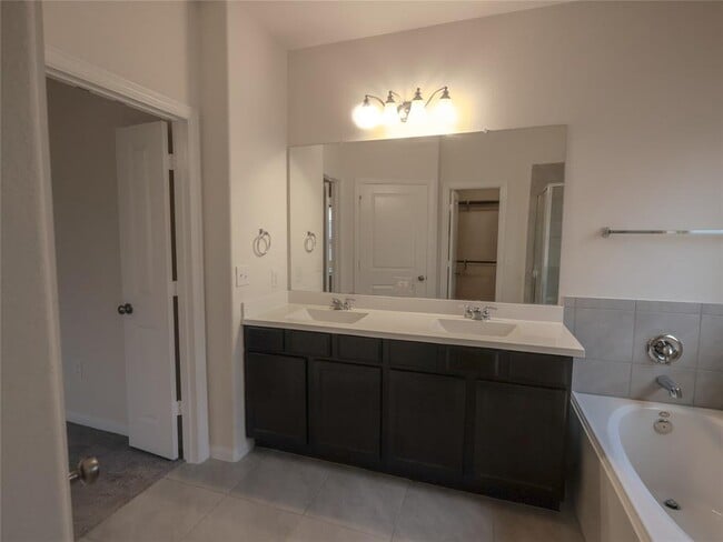 Building Photo - 14008 Madrigal Ln