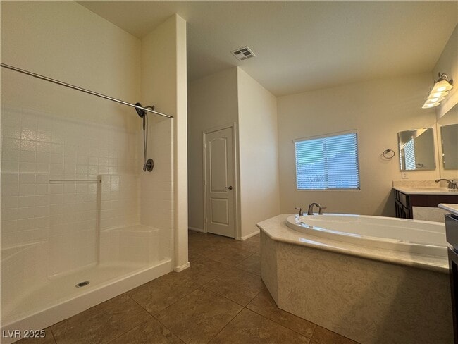 Building Photo - 9241 Forest Meadows Ave