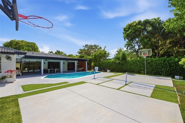 Building Photo - 9935 Ramblewood Dr