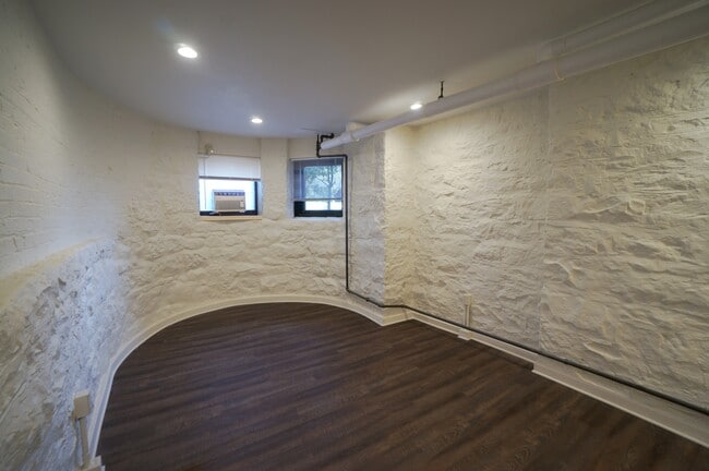 Bedroom 1 - Eaglemoor