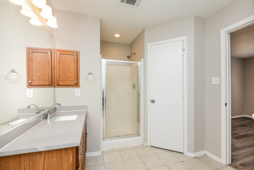 Building Photo - 8101 Gardengate Ct