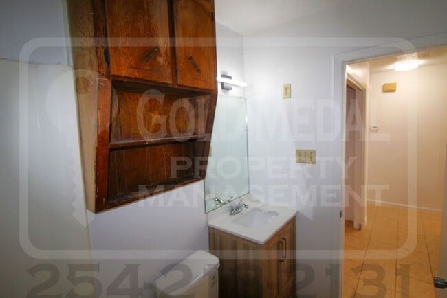 Building Photo - 2302 Hunt Dr