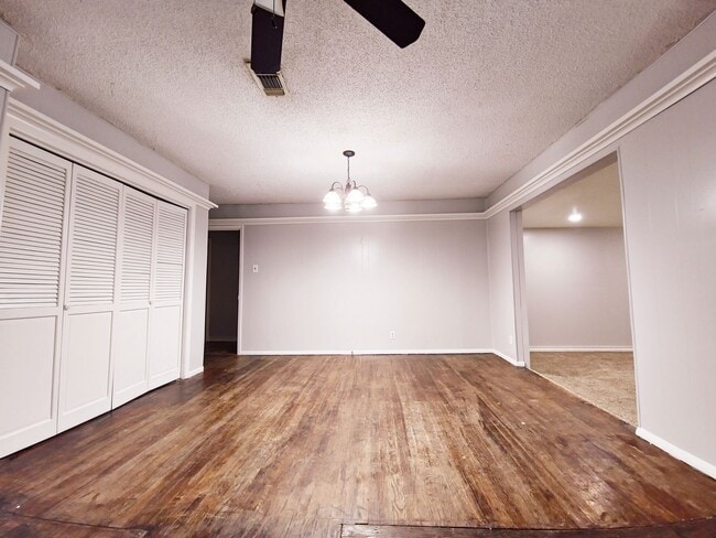 Building Photo - AUGUST PRE-LEASE - 3/2/2 In the Medical District