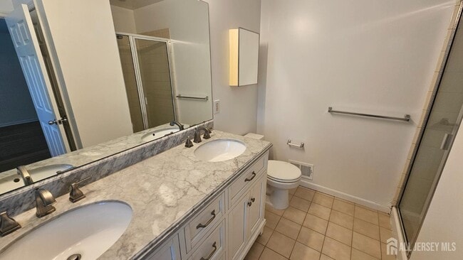 Building Photo - 405 Cobblestone Ct