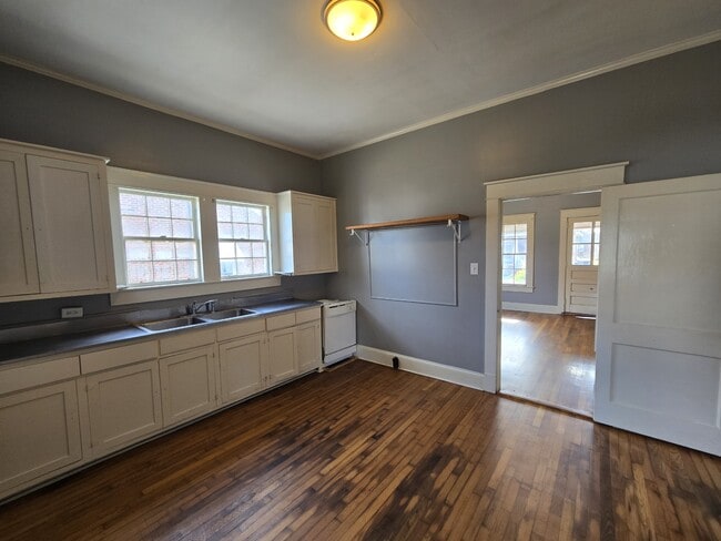 Building Photo - 110 Morgan Ave