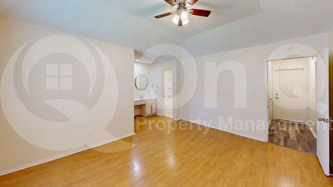 Building Photo - 2438 Kimberly Dr
