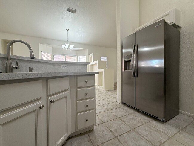 Building Photo - Beautiful open concept remodeled 3 bedroom...
