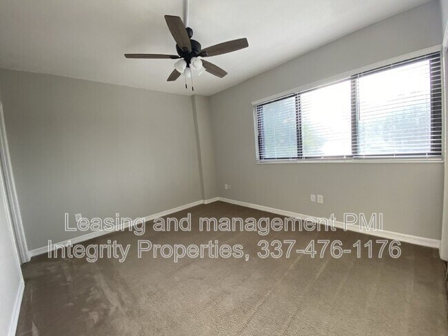 Building Photo - 11550 Southfork Ave