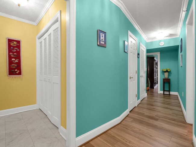 Building Photo - Have It All in Crystal City: Spacious, Stylish & Steps From Everything!