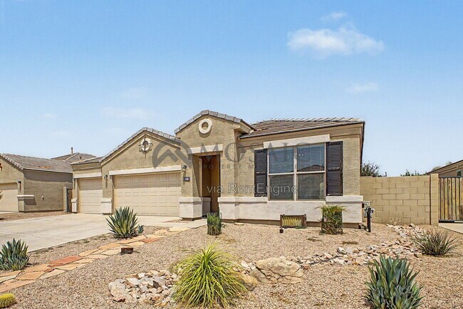 Building Photo - 598 W Belmont Red Trail