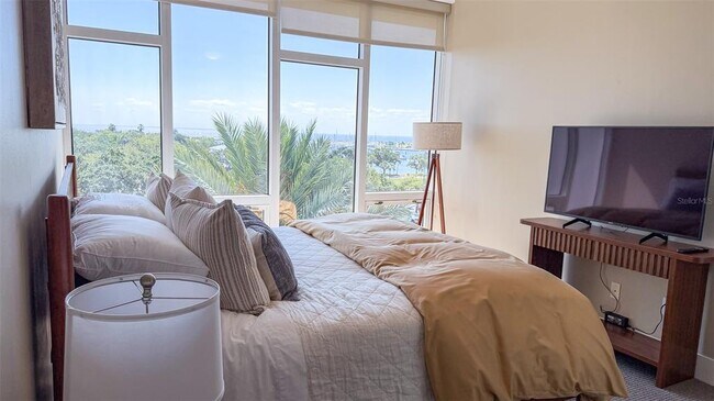 Building Photo - 175 1st St S