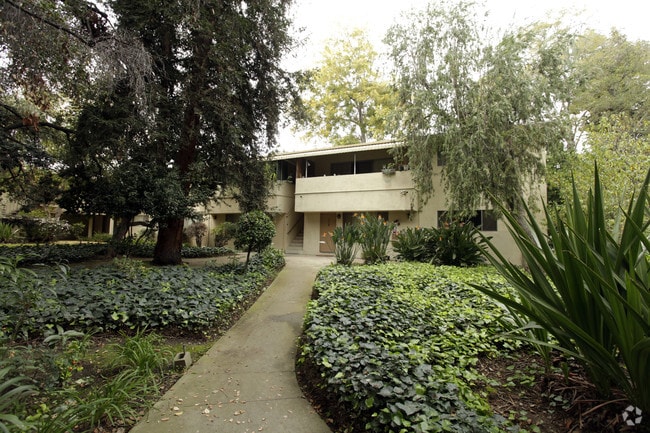 Building Photo - 1117 N Stoneman Ave