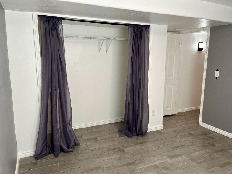 Building Photo - 742 150 S