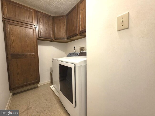 Building Photo - 58 Windbrooke Cir