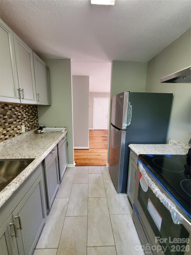 Building Photo - 1122 Rolling Ln